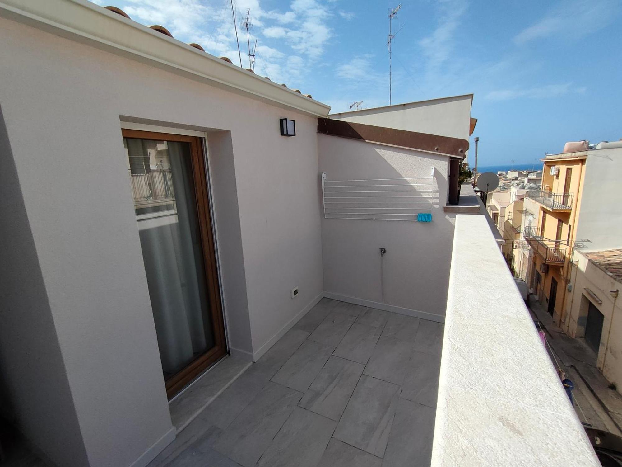 Dh Studio Apartments Castellammare del Golfo Luaran gambar