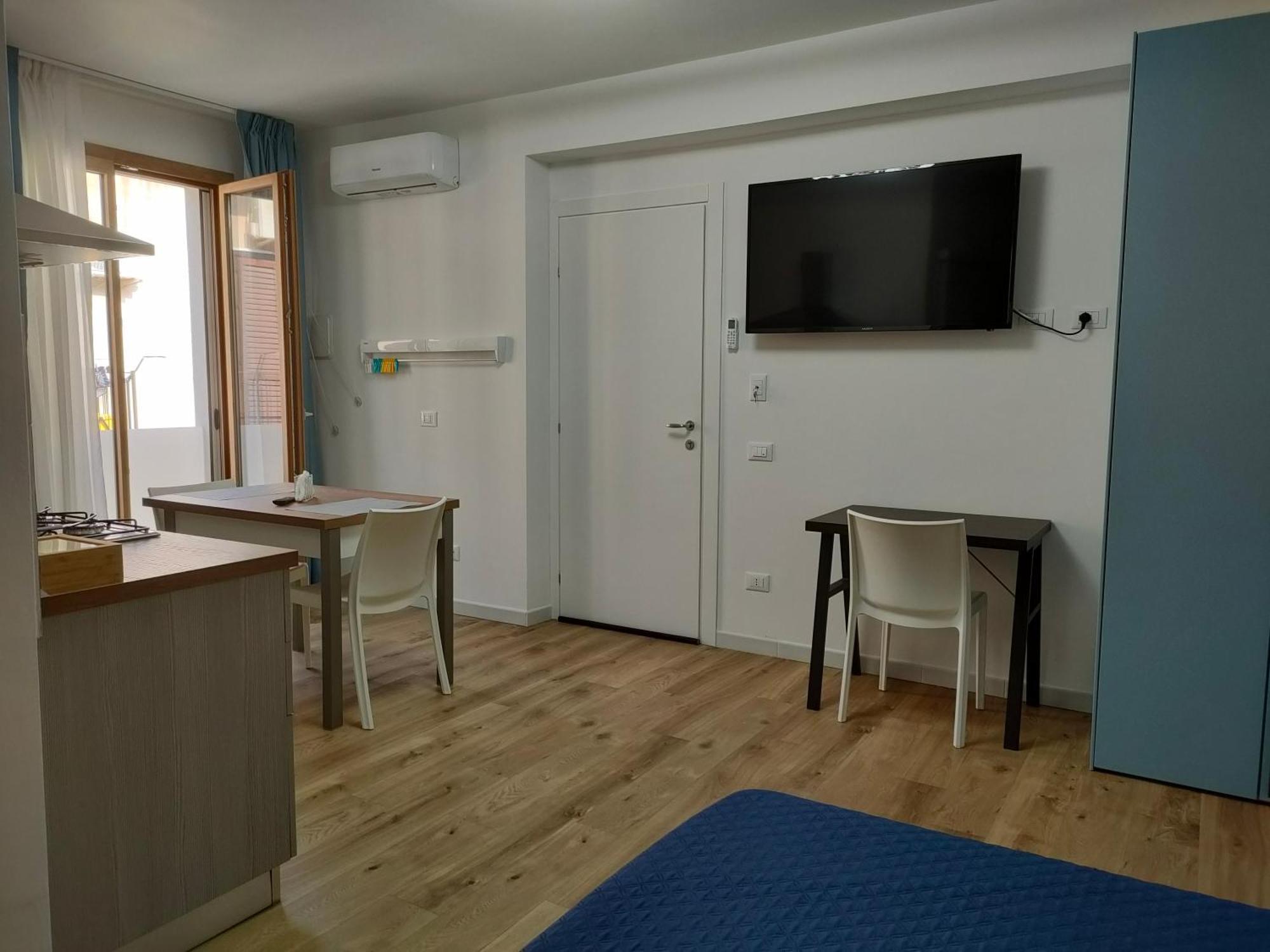 Dh Studio Apartments Castellammare del Golfo Luaran gambar